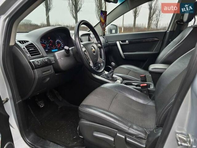 Сірий Шевроле Каптіва, об'ємом двигуна 2.2 л та пробігом 190 тис. км за 9700 $, фото 9 на Automoto.ua