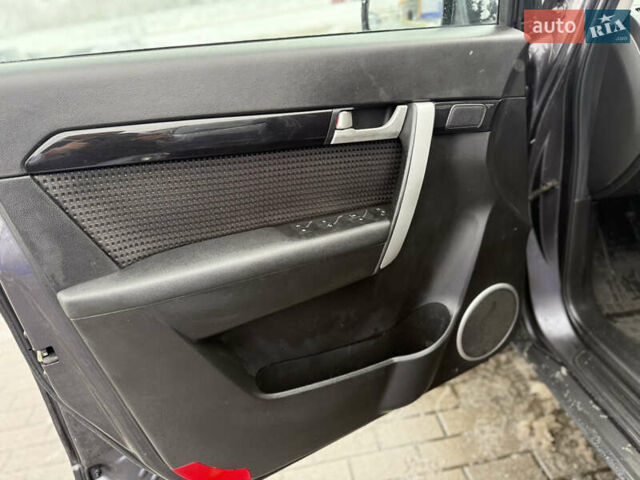 Серый Шевроле Каптива, объемом двигателя 2.2 л и пробегом 270 тыс. км за 8999 $, фото 37 на Automoto.ua