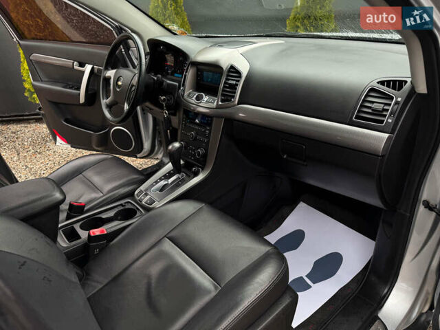 Серый Шевроле Каптива, объемом двигателя 2.2 л и пробегом 150 тыс. км за 11500 $, фото 17 на Automoto.ua