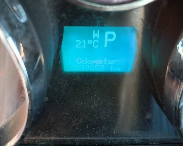 Серый Шевроле Каптива, объемом двигателя 2.4 л и пробегом 238 тыс. км за 9000 $, фото 15 на Automoto.ua