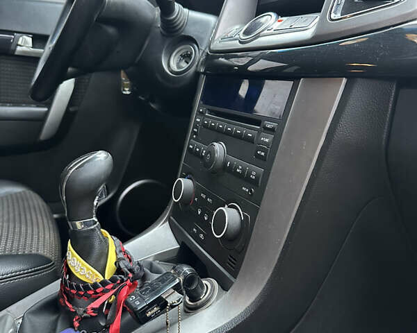 Серый Шевроле Каптива, объемом двигателя 2.2 л и пробегом 220 тыс. км за 11000 $, фото 11 на Automoto.ua