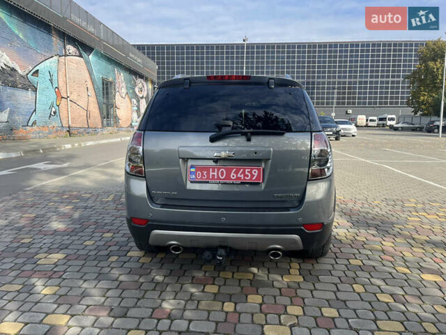 Серый Шевроле Каптива, объемом двигателя 2.2 л и пробегом 209 тыс. км за 12500 $, фото 3 на Automoto.ua
