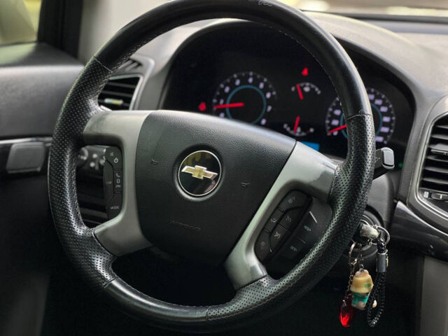 Серый Шевроле Каптива, объемом двигателя 3 л и пробегом 163 тыс. км за 13100 $, фото 9 на Automoto.ua