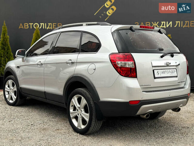 Серый Шевроле Каптива, объемом двигателя 2.2 л и пробегом 150 тыс. км за 11500 $, фото 3 на Automoto.ua