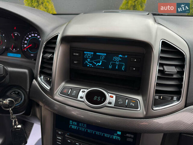 Серый Шевроле Каптива, объемом двигателя 2.2 л и пробегом 150 тыс. км за 11500 $, фото 36 на Automoto.ua