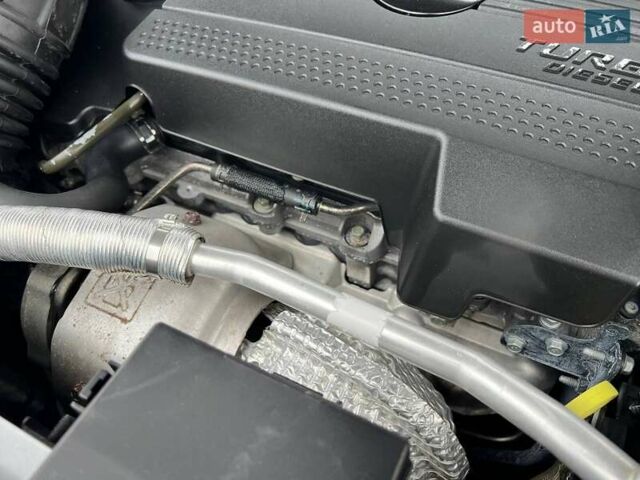 Сірий Шевроле Каптіва, об'ємом двигуна 2.2 л та пробігом 77 тис. км за 12850 $, фото 44 на Automoto.ua