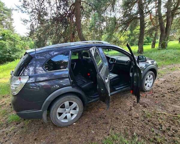 Сірий Шевроле Каптіва, об'ємом двигуна 2.23 л та пробігом 200 тис. км за 11300 $, фото 16 на Automoto.ua