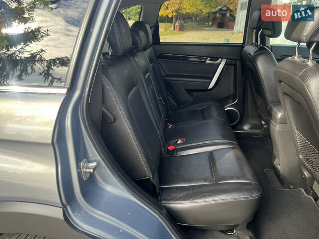 Серый Шевроле Каптива, объемом двигателя 2.2 л и пробегом 209 тыс. км за 12500 $, фото 25 на Automoto.ua