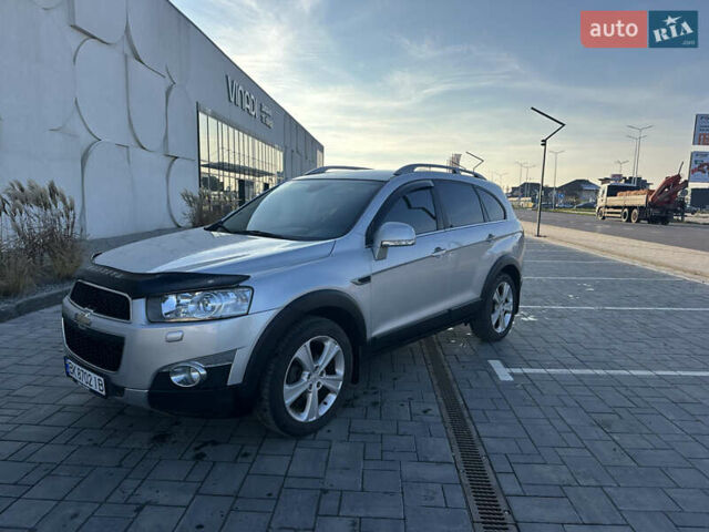 Серый Шевроле Каптива, объемом двигателя 2.23 л и пробегом 258 тыс. км за 10400 $, фото 1 на Automoto.ua