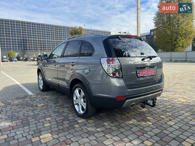 Серый Шевроле Каптива, объемом двигателя 2.2 л и пробегом 209 тыс. км за 12500 $, фото 2 на Automoto.ua