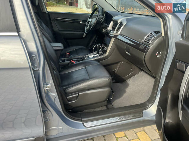 Серый Шевроле Каптива, объемом двигателя 2.2 л и пробегом 209 тыс. км за 12500 $, фото 29 на Automoto.ua