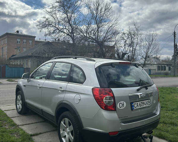Сірий Шевроле Каптіва, об'ємом двигуна 2.23 л та пробігом 145 тис. км за 11200 $, фото 1 на Automoto.ua