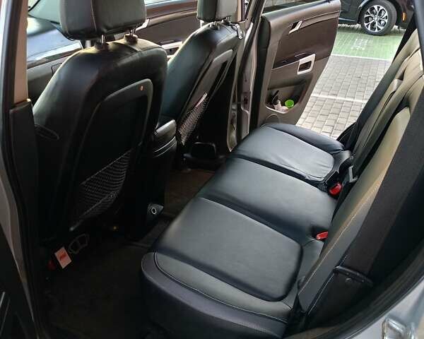 Серый Шевроле Каптива, объемом двигателя 2.4 л и пробегом 238 тыс. км за 9000 $, фото 20 на Automoto.ua