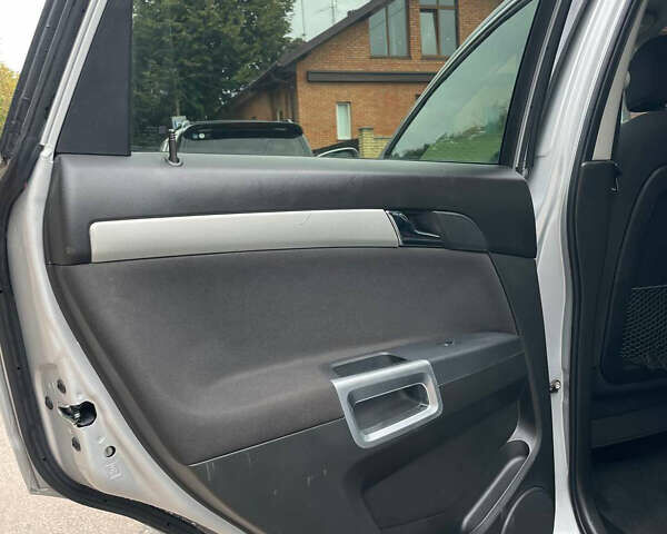 Сірий Шевроле Каптіва, об'ємом двигуна 2.38 л та пробігом 170 тис. км за 8300 $, фото 15 на Automoto.ua