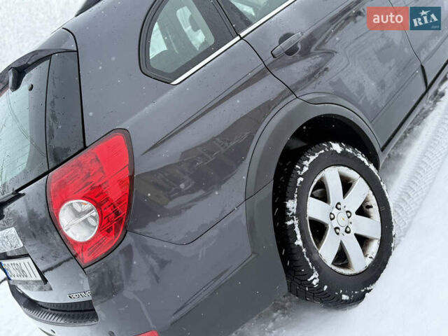 Серый Шевроле Каптива, объемом двигателя 2.2 л и пробегом 270 тыс. км за 8999 $, фото 10 на Automoto.ua