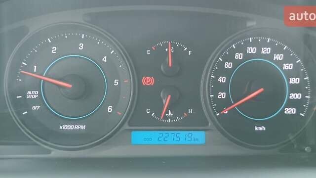 Серый Шевроле Каптива, объемом двигателя 2.23 л и пробегом 228 тыс. км за 9600 $, фото 9 на Automoto.ua