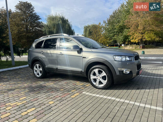 Серый Шевроле Каптива, объемом двигателя 2.2 л и пробегом 209 тыс. км за 12500 $, фото 4 на Automoto.ua