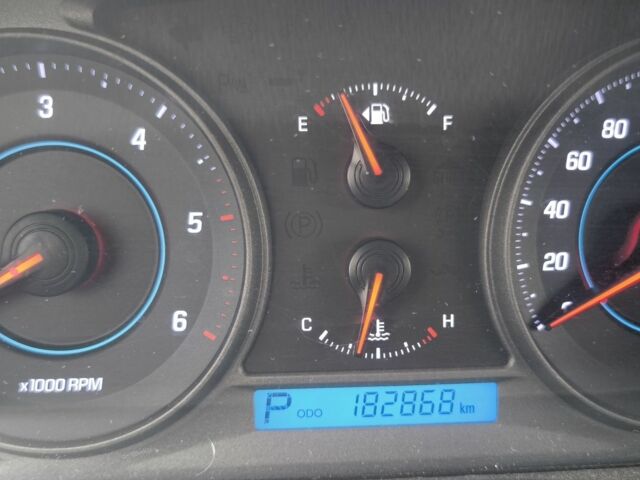 Серый Шевроле Каптива, объемом двигателя 2.2 л и пробегом 183 тыс. км за 10106 $, фото 2 на Automoto.ua