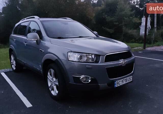 Серый Шевроле Каптива, объемом двигателя 2.2 л и пробегом 232 тыс. км за 12399 $, фото 2 на Automoto.ua