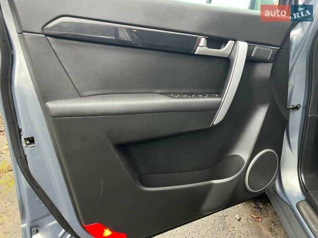 Серый Шевроле Каптива, объемом двигателя 2.2 л и пробегом 210 тыс. км за 11900 $, фото 23 на Automoto.ua