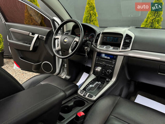 Серый Шевроле Каптива, объемом двигателя 2.2 л и пробегом 150 тыс. км за 11500 $, фото 16 на Automoto.ua