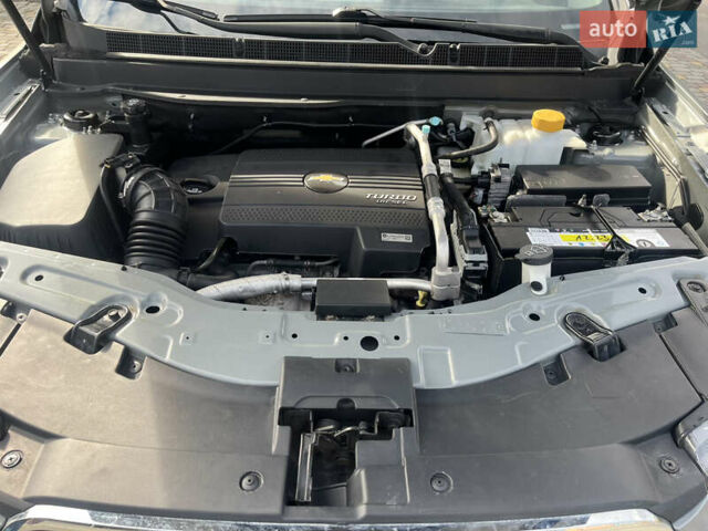 Серый Шевроле Каптива, объемом двигателя 2.2 л и пробегом 209 тыс. км за 12500 $, фото 11 на Automoto.ua