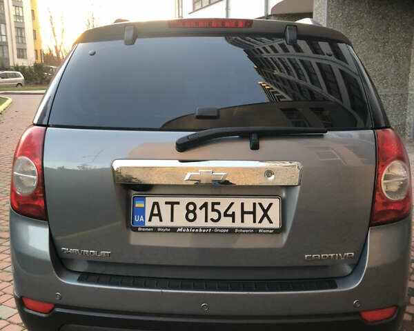 Сірий Шевроле Каптіва, об'ємом двигуна 2.2 л та пробігом 210 тис. км за 10999 $, фото 7 на Automoto.ua