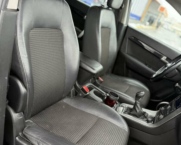 Серый Шевроле Каптива, объемом двигателя 2.2 л и пробегом 270 тыс. км за 8999 $, фото 31 на Automoto.ua