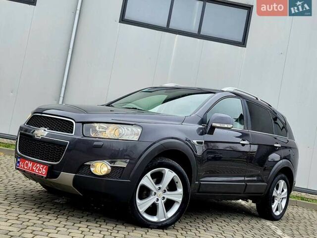 Серый Шевроле Каптива, объемом двигателя 2.2 л и пробегом 182 тыс. км за 11950 $, фото 1 на Automoto.ua
