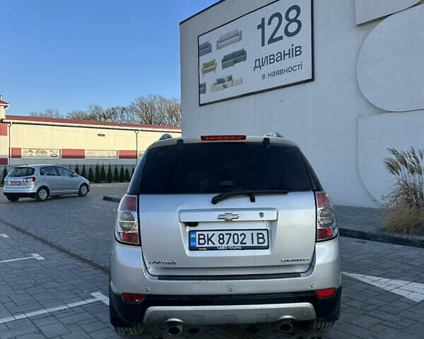 Серый Шевроле Каптива, объемом двигателя 2.23 л и пробегом 258 тыс. км за 10400 $, фото 5 на Automoto.ua