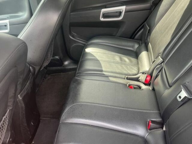 Серый Шевроле Каптива, объемом двигателя 3 л и пробегом 240 тыс. км за 9500 $, фото 6 на Automoto.ua