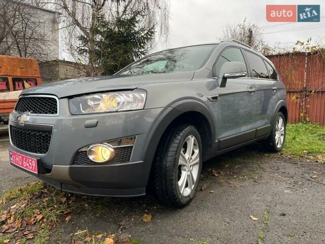 Серый Шевроле Каптива, объемом двигателя 2.2 л и пробегом 210 тыс. км за 11900 $, фото 2 на Automoto.ua