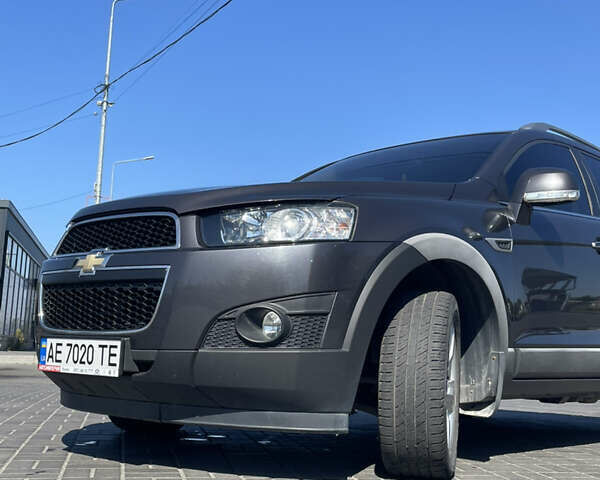 Сірий Шевроле Каптіва, об'ємом двигуна 2 л та пробігом 140 тис. км за 12500 $, фото 5 на Automoto.ua