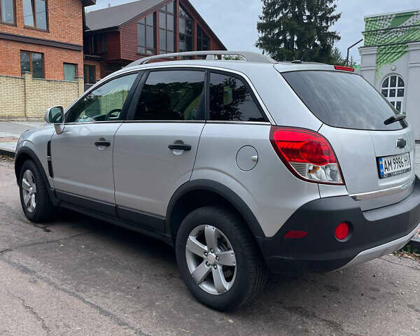 Сірий Шевроле Каптіва, об'ємом двигуна 2.38 л та пробігом 170 тис. км за 8300 $, фото 12 на Automoto.ua