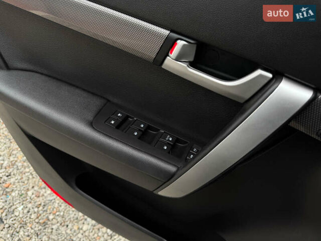 Серый Шевроле Каптива, объемом двигателя 2.2 л и пробегом 150 тыс. км за 11500 $, фото 21 на Automoto.ua