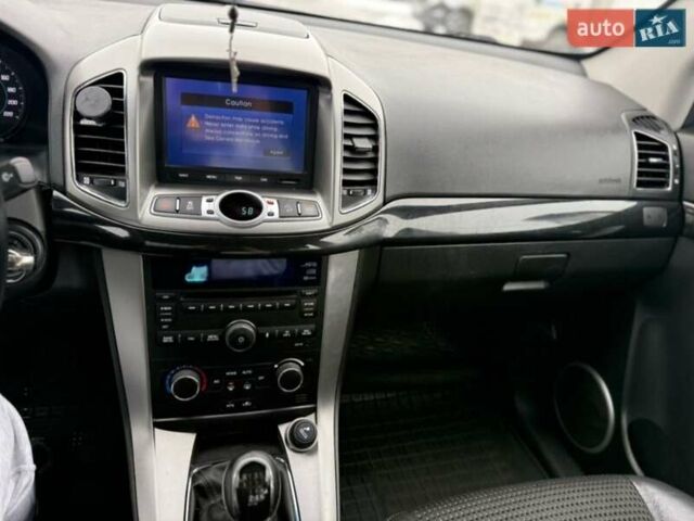 Серый Шевроле Каптива, объемом двигателя 2.2 л и пробегом 270 тыс. км за 8999 $, фото 42 на Automoto.ua