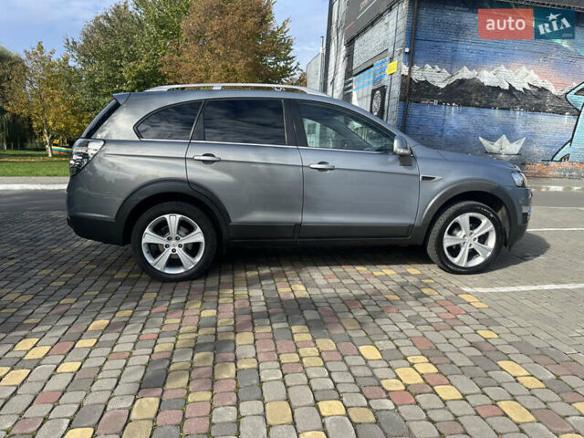 Серый Шевроле Каптива, объемом двигателя 2.2 л и пробегом 209 тыс. км за 12500 $, фото 5 на Automoto.ua