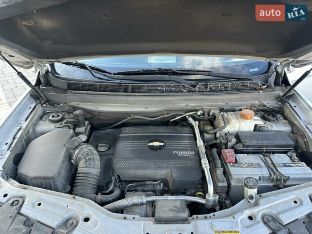 Серый Шевроле Каптива, объемом двигателя 2.23 л и пробегом 258 тыс. км за 10400 $, фото 10 на Automoto.ua