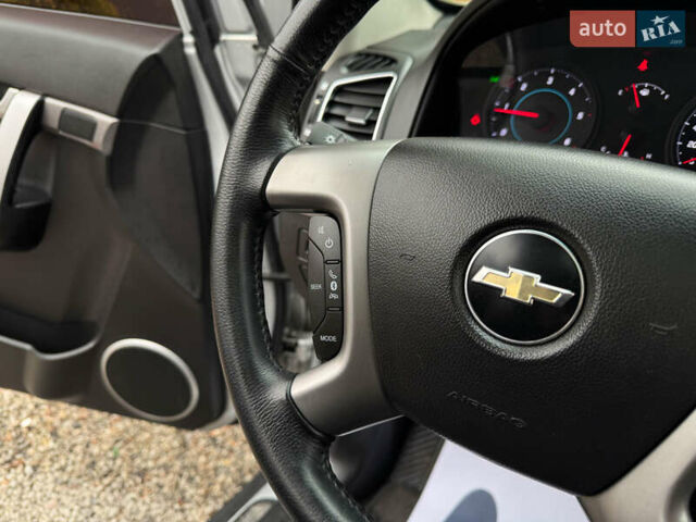 Серый Шевроле Каптива, объемом двигателя 2.2 л и пробегом 150 тыс. км за 11500 $, фото 29 на Automoto.ua