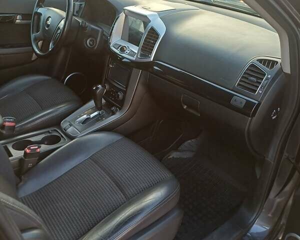 Серый Шевроле Каптива, объемом двигателя 2.23 л и пробегом 152 тыс. км за 11100 $, фото 28 на Automoto.ua