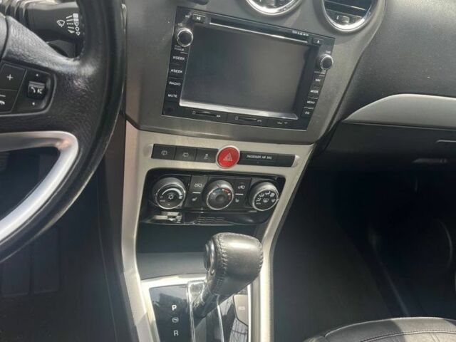 Серый Шевроле Каптива, объемом двигателя 3 л и пробегом 240 тыс. км за 9500 $, фото 5 на Automoto.ua