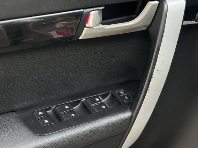 Серый Шевроле Каптива, объемом двигателя 3 л и пробегом 163 тыс. км за 13100 $, фото 6 на Automoto.ua