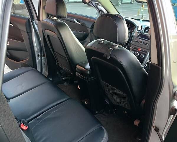 Серый Шевроле Каптива, объемом двигателя 2.4 л и пробегом 238 тыс. км за 9000 $, фото 13 на Automoto.ua