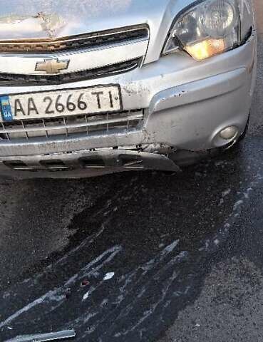 Сірий Шевроле Каптіва, об'ємом двигуна 3 л та пробігом 228 тис. км за 4500 $, фото 2 на Automoto.ua