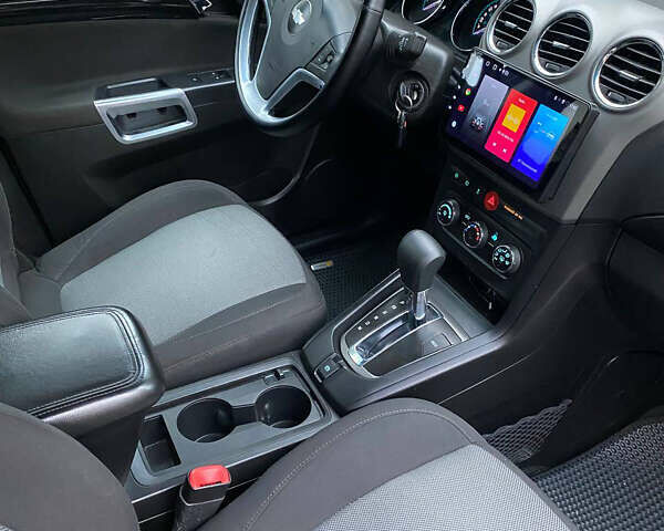 Серый Шевроле Каптива, объемом двигателя 2.4 л и пробегом 238 тыс. км за 9200 $, фото 7 на Automoto.ua