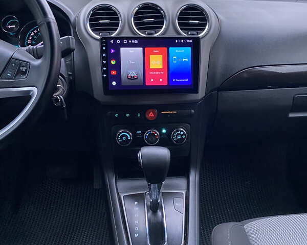 Серый Шевроле Каптива, объемом двигателя 2.38 л и пробегом 238 тыс. км за 10500 $, фото 9 на Automoto.ua