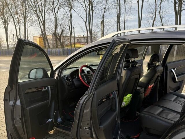 Серый Шевроле Каптива, объемом двигателя 2.2 л и пробегом 212 тыс. км за 12700 $, фото 5 на Automoto.ua