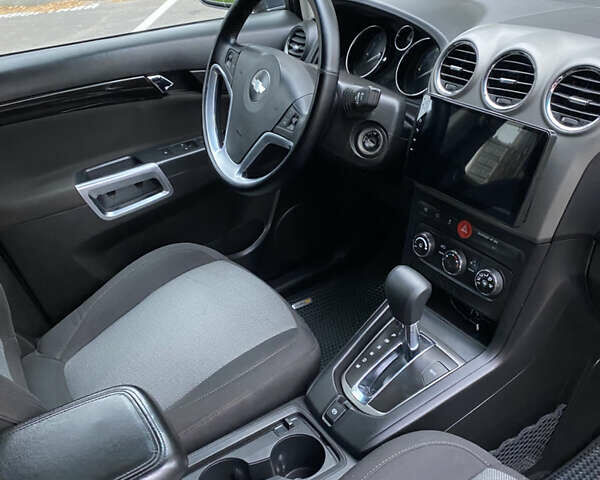 Серый Шевроле Каптива, объемом двигателя 2.38 л и пробегом 238 тыс. км за 10500 $, фото 11 на Automoto.ua