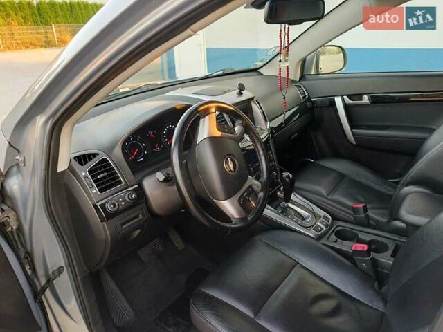 Сірий Шевроле Каптіва, об'ємом двигуна 2.2 л та пробігом 160 тис. км за 11900 $, фото 2 на Automoto.ua