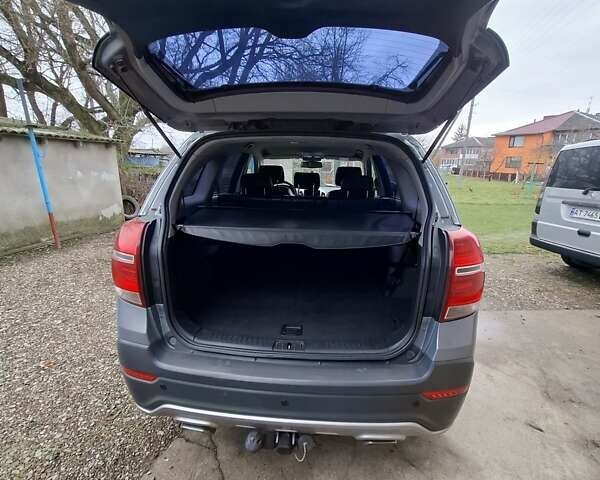 Серый Шевроле Каптива, объемом двигателя 2.4 л и пробегом 185 тыс. км за 12500 $, фото 7 на Automoto.ua